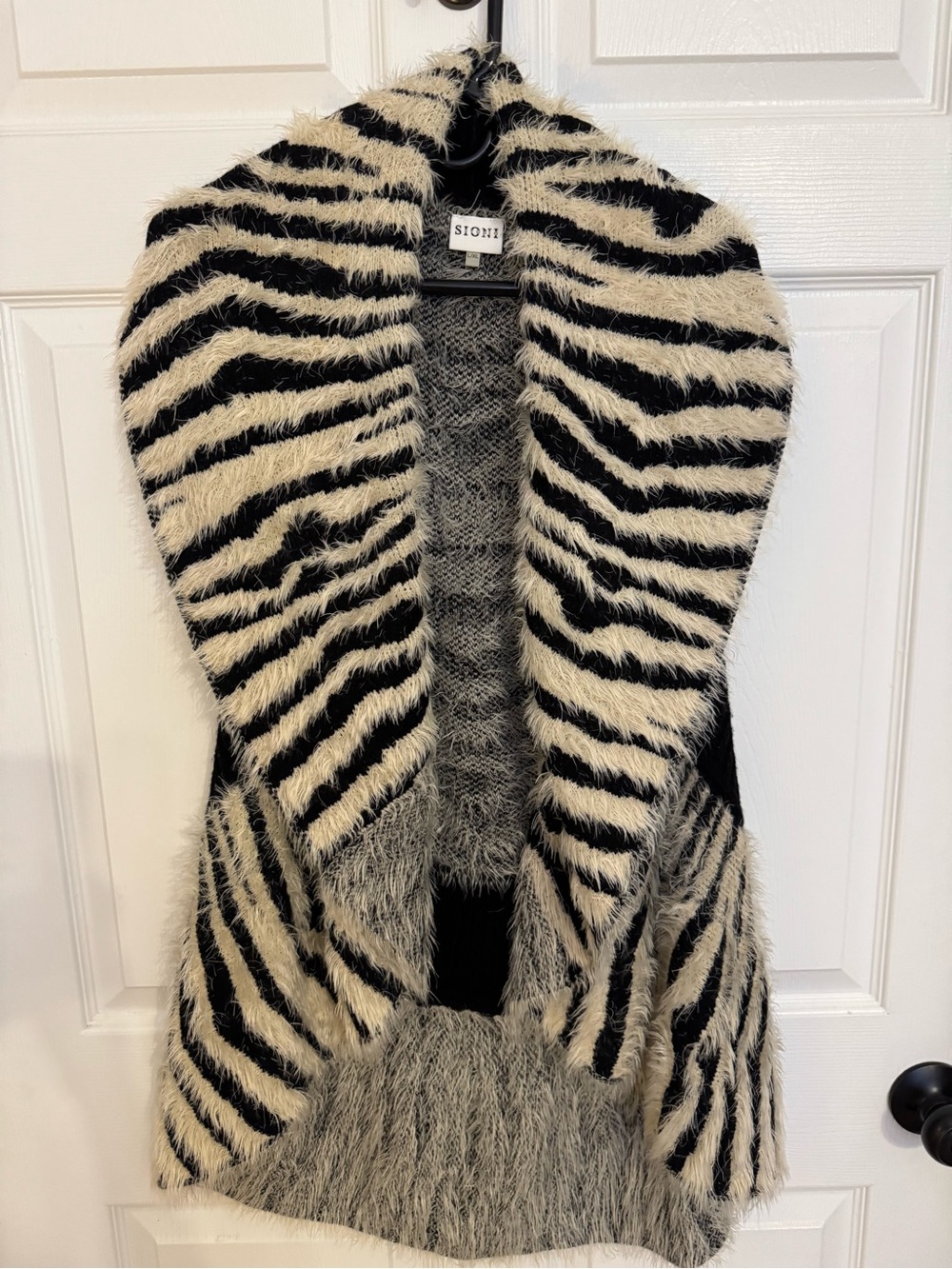 Sioni Zebra-Striped Fuzzy Open Cardigan in Black and Cream